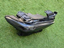 Laden Sie das Bild in den Galerie-Viewer, Frontscheinwerfer Mazda 3 BCJH51030 Rechts Scheinwerfer Headlight SCH1493537866vc