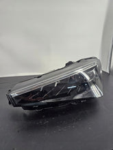 Laden Sie das Bild in den Galerie-Viewer, Frontscheinwerfer Skoda Scala 657941015A LED Links Scheinwerfer Headlight SCH1514370597ok