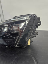 Laden Sie das Bild in den Galerie-Viewer, Frontscheinwerfer Skoda Scala 657941015A LED Links Scheinwerfer Headlight SCH1514370597ok