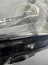 Laden Sie das Bild in den Galerie-Viewer, Frontscheinwerfer Skoda Scala 657941015A LED Links Scheinwerfer Headlight SCH1514370597ok