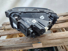 Laden Sie das Bild in den Galerie-Viewer, Frontscheinwerfer Mercedes-Benz W247 A2479069001 LED Rechts Headlight SCH1517048721cb