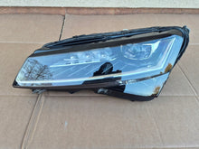 Laden Sie das Bild in den Galerie-Viewer, Frontscheinwerfer Skoda Superb III 3V1941015E Links Scheinwerfer Headlight SCH1518680024ye