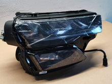 Laden Sie das Bild in den Galerie-Viewer, Frontscheinwerfer Skoda Karoq 57B941010DAN Rechts Scheinwerfer Headlight SCH1522501531rb
