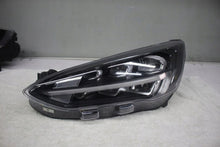 Load image into Gallery viewer, Frontscheinwerfer Ford Focus MX7B-13E015-ED Links Scheinwerfer Headlight SCH1525009949rq
