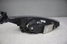 Load image into Gallery viewer, Frontscheinwerfer Ford Focus MX7B-13E015-ED Links Scheinwerfer Headlight SCH1525009949rq