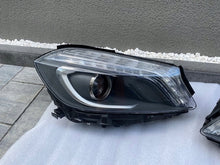 Laden Sie das Bild in den Galerie-Viewer, Frontscheinwerfer Mercedes-Benz W176 A1768202761 Ein Satz Scheinwerfer Headlight SCH1535017270lx