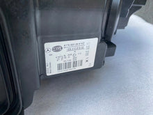 Laden Sie das Bild in den Galerie-Viewer, Frontscheinwerfer Mercedes-Benz W176 A1768202761 Ein Satz Scheinwerfer Headlight SCH1535017270lx