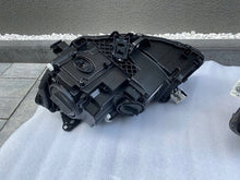 Laden Sie das Bild in den Galerie-Viewer, Frontscheinwerfer Mercedes-Benz W176 A1768202761 Ein Satz Scheinwerfer Headlight SCH1535017270lx