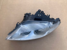 Laden Sie das Bild in den Galerie-Viewer, Frontscheinwerfer Seat Exeo 3R1941005E Links Scheinwerfer Headlight SCH1535180060yz
