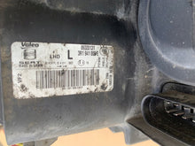 Laden Sie das Bild in den Galerie-Viewer, Frontscheinwerfer Seat Exeo 3R1941005E Links Scheinwerfer Headlight SCH1535180060yz