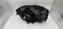 Laden Sie das Bild in den Galerie-Viewer, Frontscheinwerfer VW Multivan Transporter 7E5941017B Xenon Links Headlight SCH1535533274fq