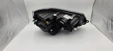 Laden Sie das Bild in den Galerie-Viewer, Frontscheinwerfer VW Multivan Transporter 7E5941017B Xenon Links Headlight SCH1535533274fq