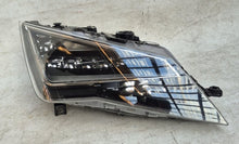 Load image into Gallery viewer, Frontscheinwerfer Seat Leon 5F1941008 Rechts Scheinwerfer Headlight SCH1538010696ha