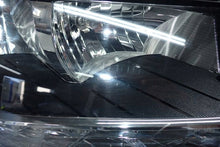 Load image into Gallery viewer, Frontscheinwerfer Skoda Fabia III 6V1941016D Rechts Scheinwerfer Headlight SCH1563021042ip