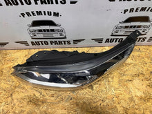 Laden Sie das Bild in den Galerie-Viewer, Frontscheinwerfer Kia Ceed J79211010 Links Scheinwerfer Headlight SCH1572706889uu