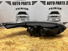 Laden Sie das Bild in den Galerie-Viewer, Frontscheinwerfer Kia Ceed J79211010 Links Scheinwerfer Headlight SCH1572706889uu