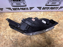 Laden Sie das Bild in den Galerie-Viewer, Frontscheinwerfer Kia Ceed J79211010 Links Scheinwerfer Headlight SCH1572706889uu