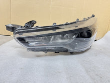 Laden Sie das Bild in den Galerie-Viewer, Frontscheinwerfer Toyota Corolla 16-183 Links Scheinwerfer Headlight SCH1579416194sm