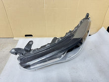 Laden Sie das Bild in den Galerie-Viewer, Frontscheinwerfer Toyota Corolla 16-183 Links Scheinwerfer Headlight SCH1579416194sm