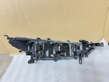 Laden Sie das Bild in den Galerie-Viewer, Frontscheinwerfer Toyota Corolla 16-183 Links Scheinwerfer Headlight SCH1579416194sm