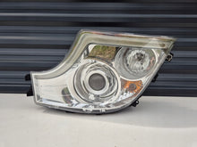 Laden Sie das Bild in den Galerie-Viewer, Frontscheinwerfer Mercedes-Benz A9618205239 Xenon Links Scheinwerfer Headlight SCH1585044116kl