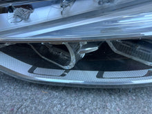 Laden Sie das Bild in den Galerie-Viewer, Frontscheinwerfer BMW 3 F30 F31 7498945 Links Scheinwerfer Headlight SCH1587659344bn