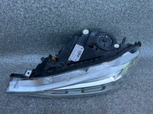 Laden Sie das Bild in den Galerie-Viewer, Frontscheinwerfer BMW 3 F30 F31 7498945 Links Scheinwerfer Headlight SCH1587659344bn