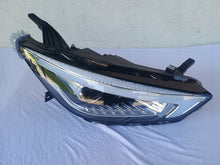 Laden Sie das Bild in den Galerie-Viewer, Frontscheinwerfer Mg Zs 10550754 10550753 LED Ein Stück (Rechts oder Links) SCH1591674140fp