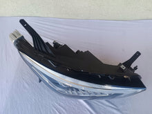 Laden Sie das Bild in den Galerie-Viewer, Frontscheinwerfer Mg Zs 10550754 10550753 LED Ein Stück (Rechts oder Links) SCH1591674140fp