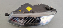 Laden Sie das Bild in den Galerie-Viewer, Frontscheinwerfer Skoda Octavia III 5E1941015B Xenon Links Headlight SCH1594447904sm