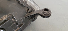 Laden Sie das Bild in den Galerie-Viewer, Frontscheinwerfer Skoda Octavia III 5E1941015B Xenon Links Headlight SCH1594447904sm