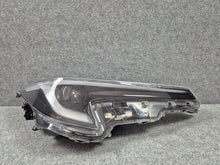 Laden Sie das Bild in den Galerie-Viewer, Frontscheinwerfer Toyota Corolla 81110-02X10 LED Rechts Scheinwerfer Headlight SCH1608859190gk