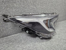 Laden Sie das Bild in den Galerie-Viewer, Frontscheinwerfer Toyota Corolla 81110-02X10 LED Rechts Scheinwerfer Headlight SCH1608859190gk
