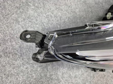 Laden Sie das Bild in den Galerie-Viewer, Frontscheinwerfer Toyota Corolla 81110-02X10 LED Rechts Scheinwerfer Headlight SCH1608859190gk