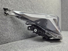 Laden Sie das Bild in den Galerie-Viewer, Frontscheinwerfer Toyota Corolla 81110-02X10 LED Rechts Scheinwerfer Headlight SCH1608859190gk