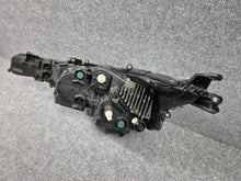 Laden Sie das Bild in den Galerie-Viewer, Frontscheinwerfer Toyota Corolla 81110-02X10 LED Rechts Scheinwerfer Headlight SCH1608859190gk
