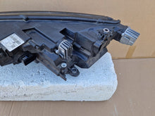 Laden Sie das Bild in den Galerie-Viewer, Frontscheinwerfer Skoda Octavia IV 5E4941016 LED Rechts Scheinwerfer Headlight SCH1612447031wy