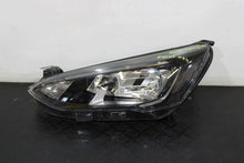 Laden Sie das Bild in den Galerie-Viewer, Frontscheinwerfer Ford Focus MX7B-12E015-CC Links Scheinwerfer Headlight SCH1612795355pv