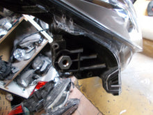 Load image into Gallery viewer, Frontscheinwerfer Toyota Corolla 81110-02T51 LED Rechts Scheinwerfer Headlight SCH1627057478bb