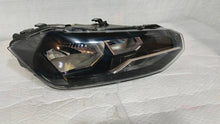 Laden Sie das Bild in den Galerie-Viewer, Frontscheinwerfer VW Polo 2G1941006 Rechts Scheinwerfer Headlight SCH1643153671ju
