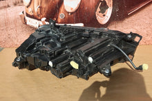Laden Sie das Bild in den Galerie-Viewer, Frontscheinwerfer Skoda Enyaq 5LB941016A Rechts Scheinwerfer Headlight SCH1646385519yn