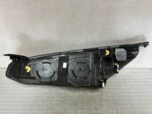 Laden Sie das Bild in den Galerie-Viewer, Frontscheinwerfer Ford Focus MX7B-13E014-CC Full LED Rechts Headlight SCH1649869247vf