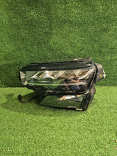 Laden Sie das Bild in den Galerie-Viewer, Frontscheinwerfer Skoda Karoq 57B941009 LED Links Scheinwerfer Headlight SCH1655332751gr