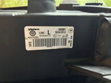 Laden Sie das Bild in den Galerie-Viewer, Frontscheinwerfer VW Scirocco 1K8941031D Xenon Links Scheinwerfer Headlight SCH1661349257wi