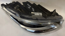Laden Sie das Bild in den Galerie-Viewer, Frontscheinwerfer Mercedes-Benz Sprinter A9109067200 LED Rechts Headlight SCH1663250235mf