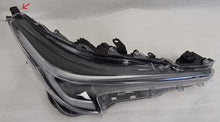 Laden Sie das Bild in den Galerie-Viewer, Frontscheinwerfer Toyota Corolla 81110-02X10 Full LED Rechts Headlight SCH1668058393rb