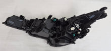 Laden Sie das Bild in den Galerie-Viewer, Frontscheinwerfer Toyota Corolla 81110-02X10 Full LED Rechts Headlight SCH1668058393rb