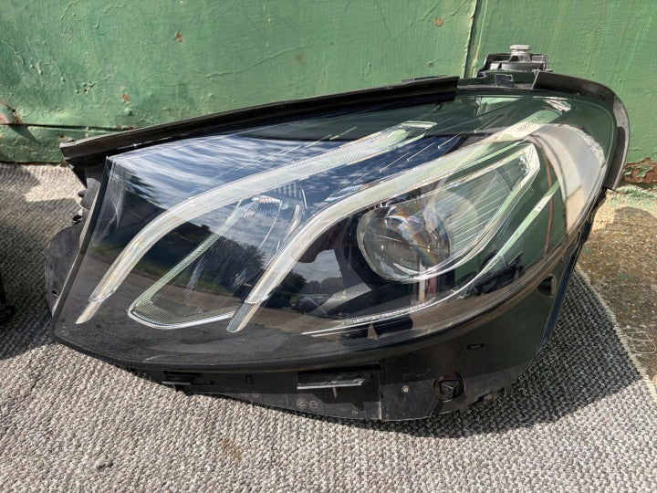 Frontscheinwerfer Mercedes-Benz W213 A2139068808 A2139068708 Ein Satz Headlight SCH1668982936yy