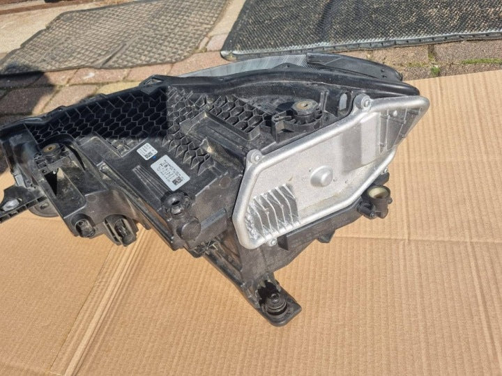 Frontscheinwerfer VW Caddy 2K8941036AA Rechts Scheinwerfer Headlight SCH1674193307vm