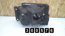 Laden Sie das Bild in den Galerie-Viewer, Frontscheinwerfer Land Rover I Discovery AM-300576 Rechts Scheinwerfer Headlight SCH1676947310gr